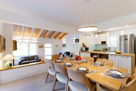 Villa Jure - Unit 369310-13