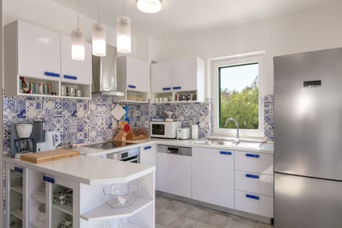 Villa Makarac - Unit 370348-13