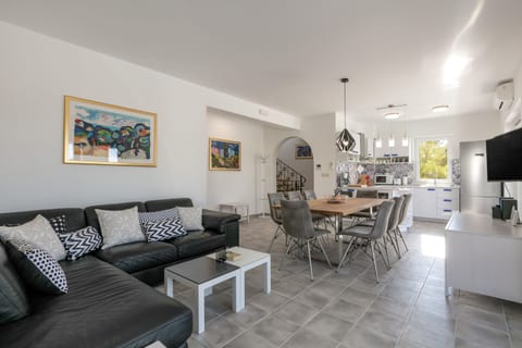Villa Makarac - Unit 370348-13