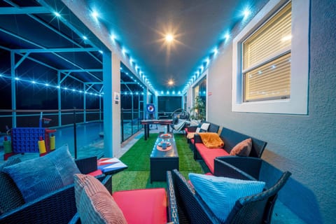 Upscale Disney Gem: Heated Pool, Games, Cinema, EV