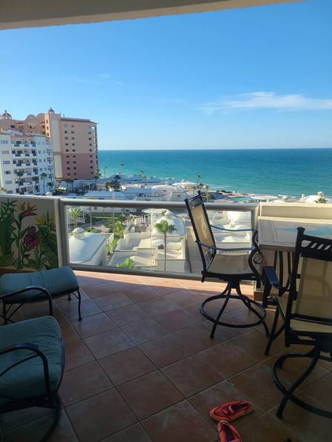 April -half May $90 night Las Palmas / Sandy Beach