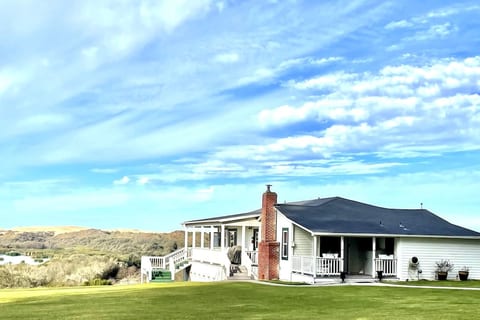 Welcome to the Cottage at Dune Lakes! ❤️

Tucked away in the Oceano Dunes you will enjoy views 360 degrees from every vantage point.  Sit on the porches and sip local wine while overlooking 2-3 of the 5 private lakes and the Oceano Sand Dunes.