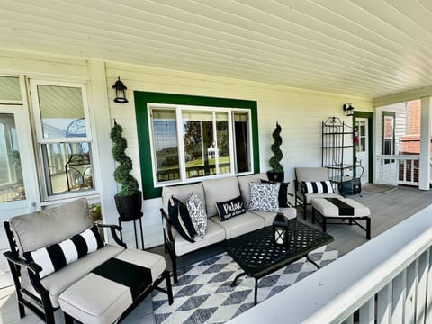 Dune Lakes Storybook Cottage