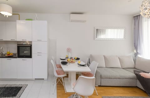 Apartment L and I - Unit 371269-13