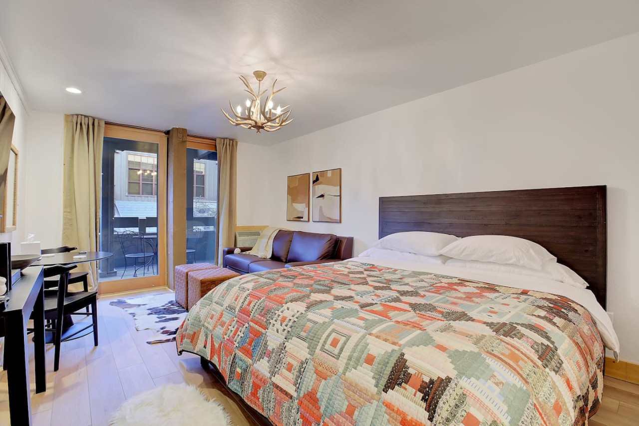 Northstar Village Studio | Pet Friendly | Near Gondola & Dining