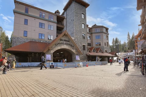 Northstar Village Studio | Pet Friendly | Near Gondola & Dining