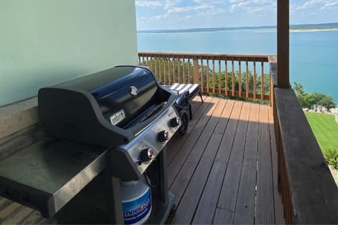 Even the grill master can enjoy the view.