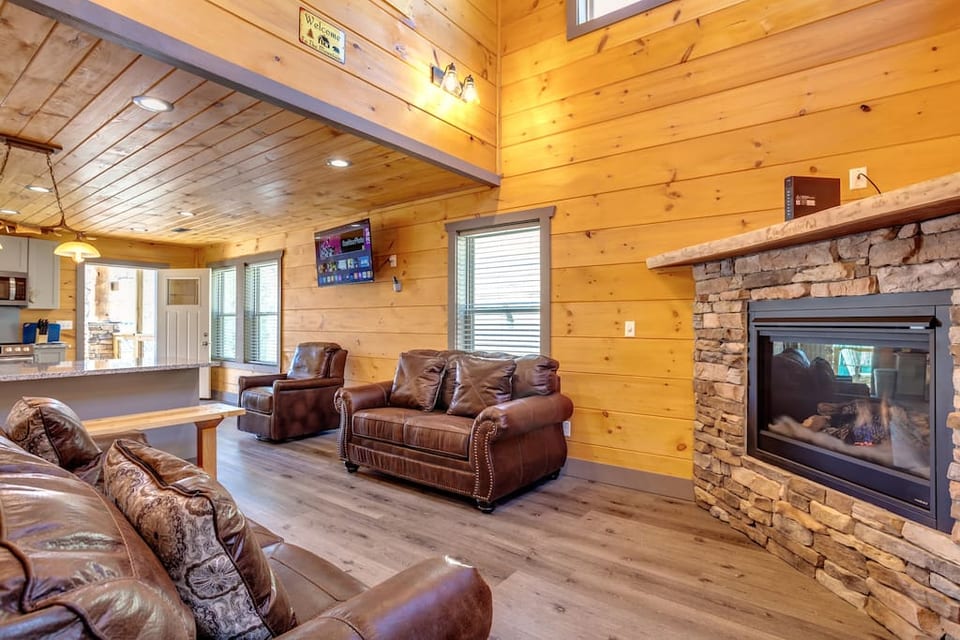 Living Room: a comfortable place to hang out!