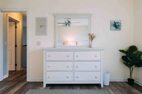 Oceanside 4BR Escape