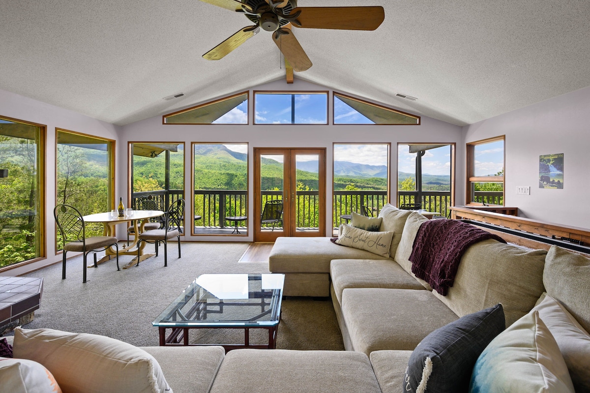 I would spend all day in this room