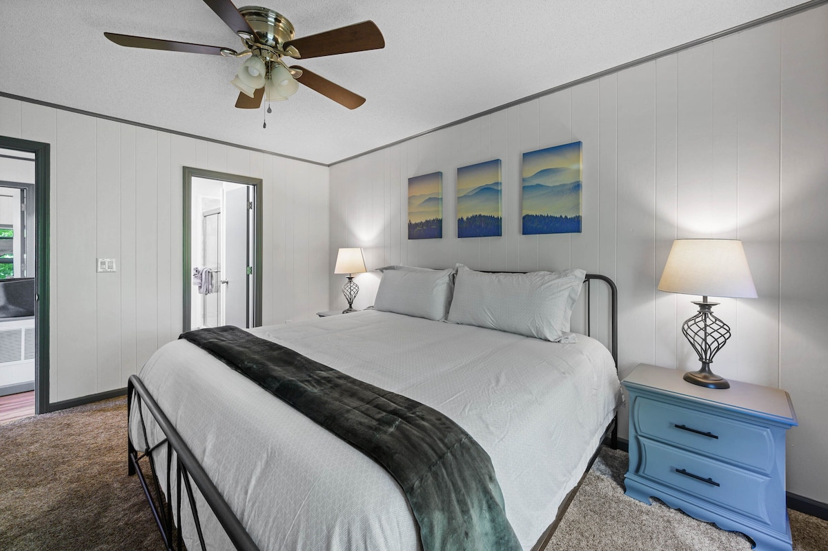 King size bed and connected bathroom