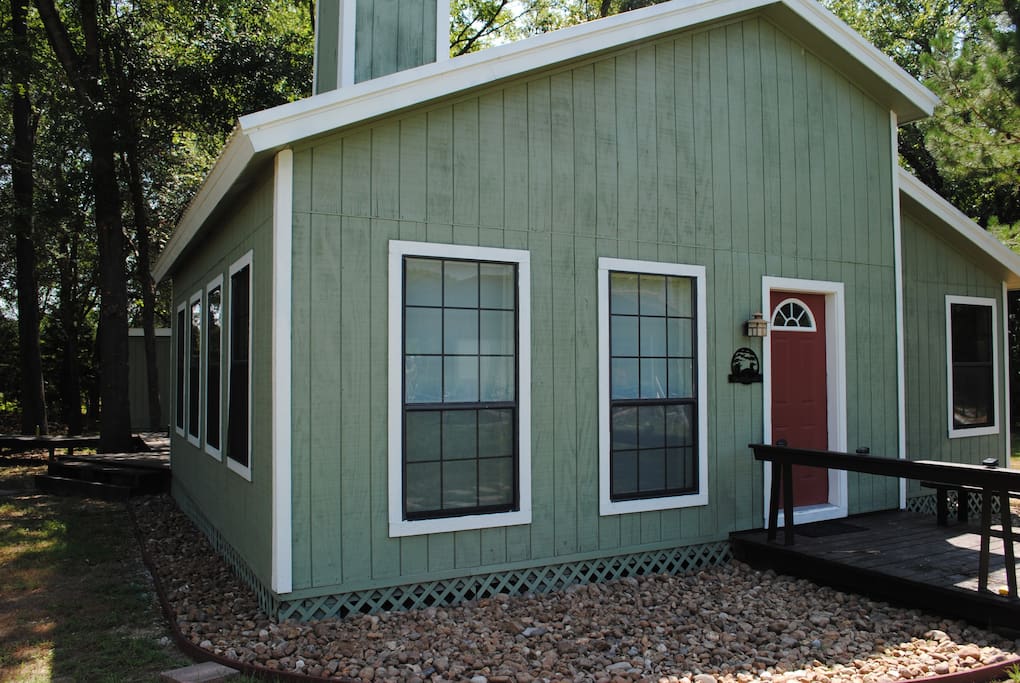 This is the Main Cabin (Bonham Cabin).  it  is the largest cabin on the property. BDB 2: Bonham Cabin (5) w/ Mess Hall Access