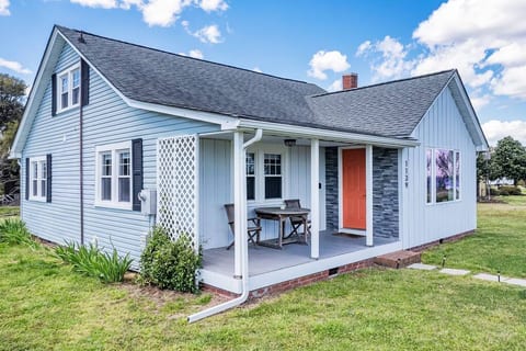 Waterview Cottage - view of the front