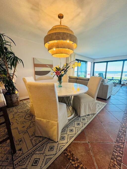 Beachfront Dream Condo & Heated Pool! - Corpus Christi