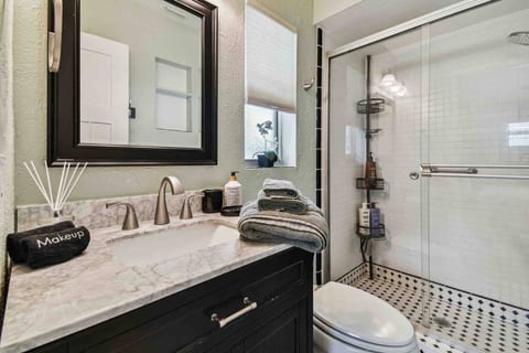 Prime location, Pool Oasis near St. Pete Beach