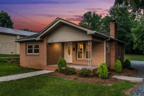 Peaceful, Cozy and Convenient. Your home away from home.