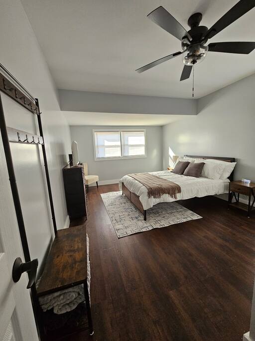 Queen bed, full closet, and dresser for storage. Smart t.v with streaming options.
Extra fuzzy blankets and coat rack. - Peaceful, Cozy & Convenient - Valdese