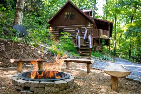 Luxury Cabin-Amazing Location-Arcade-Firepit-Pool