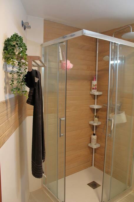 Rare find! Skyline view-Modern 6 bed flat Malaga