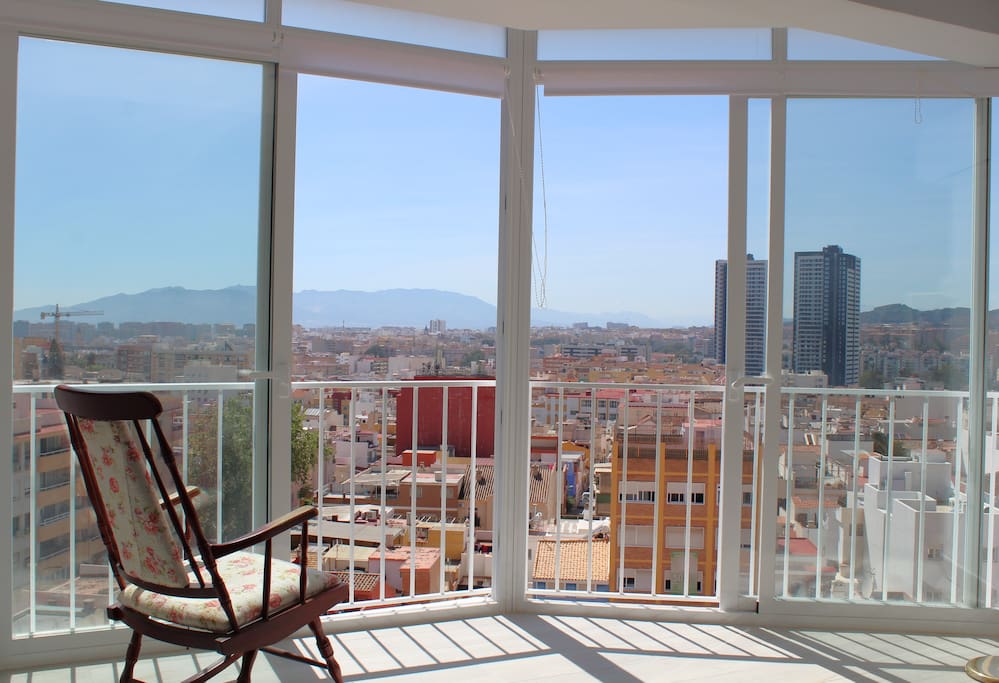 Rare find! Skyline view-Modern 6 bed flat Malaga