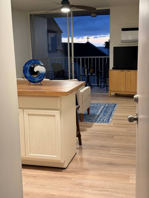 island-glow-kailua-village-downtownfreeparkingac/