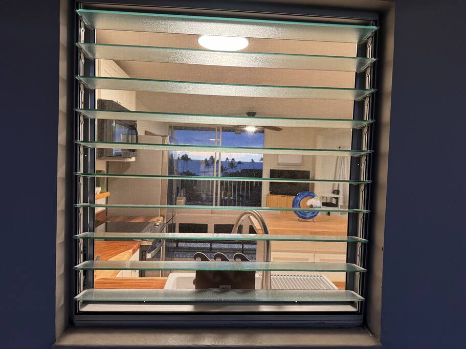 island-glow-kailua-village-downtownfreeparkingac/