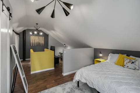 upstairs loft with lounge, office and bath