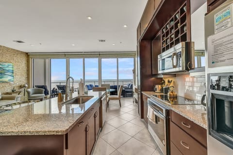 Diamond Beach Penthouse 5PH3