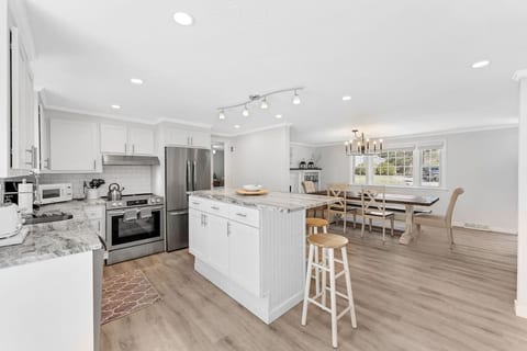Spacious Retreat for Relaxation