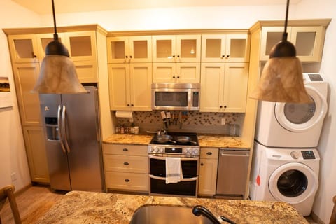 Fully stocked kitchen with all the goods!
