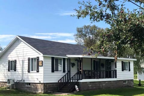 Shalin Beach House - 2 Bedroom