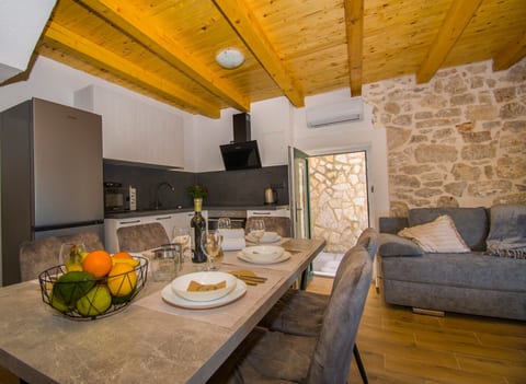 House Olivera - Unit 371322-13