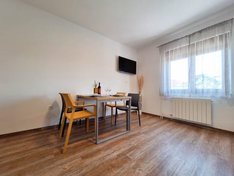 Apartment and Rooms Katunar - Unit 371323-13