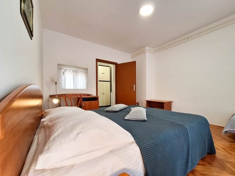 Apartment and Rooms Katunar - Unit 371324-13