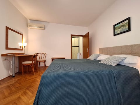Apartment and Rooms Katunar - Unit 371326-13