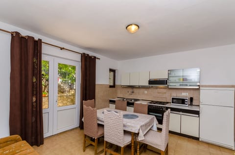Apartment Rustic - Unit 371366-13