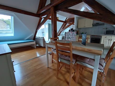 Stylish Attic Apartment at Schlosspark