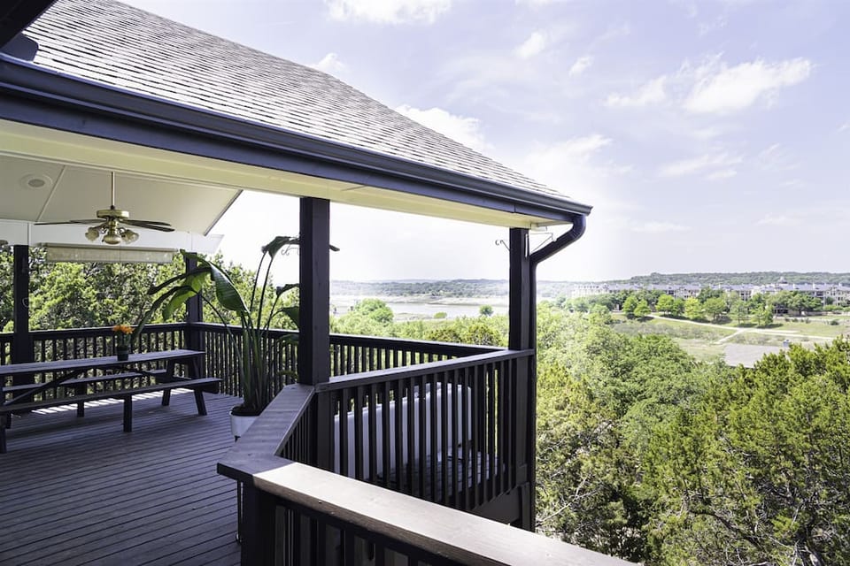 Wake up to stunning sunrise vistas over the shimmering waters of the lake right from the comfort of our retreat