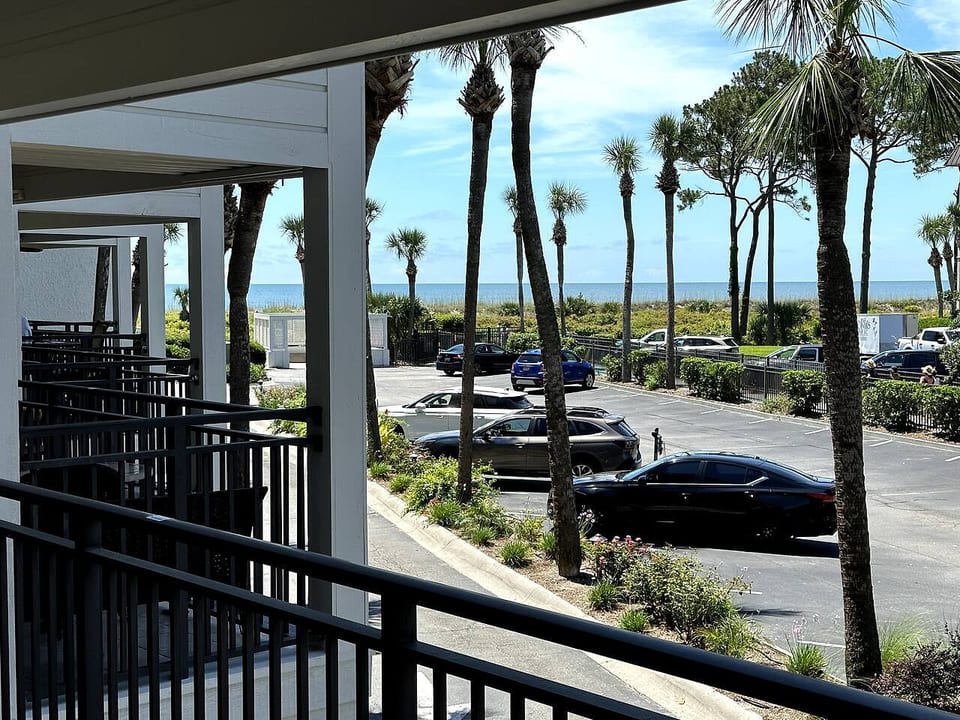 Castaways King Villa on Beach, Free Bikes! - Hilton Head Island
