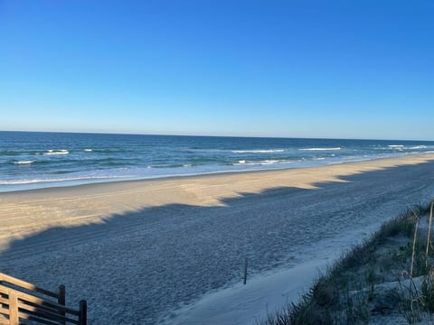 Oceanside Beach Cottage, 6 min walk to the beach
