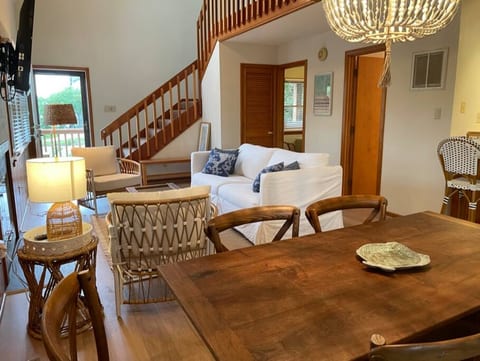 Oceanside Beach Cottage, 6 min walk to the beach