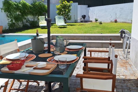 Haus Abel - with pool and garden in central Lisbon