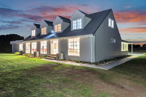 Spacious Bulla Homestead Stay