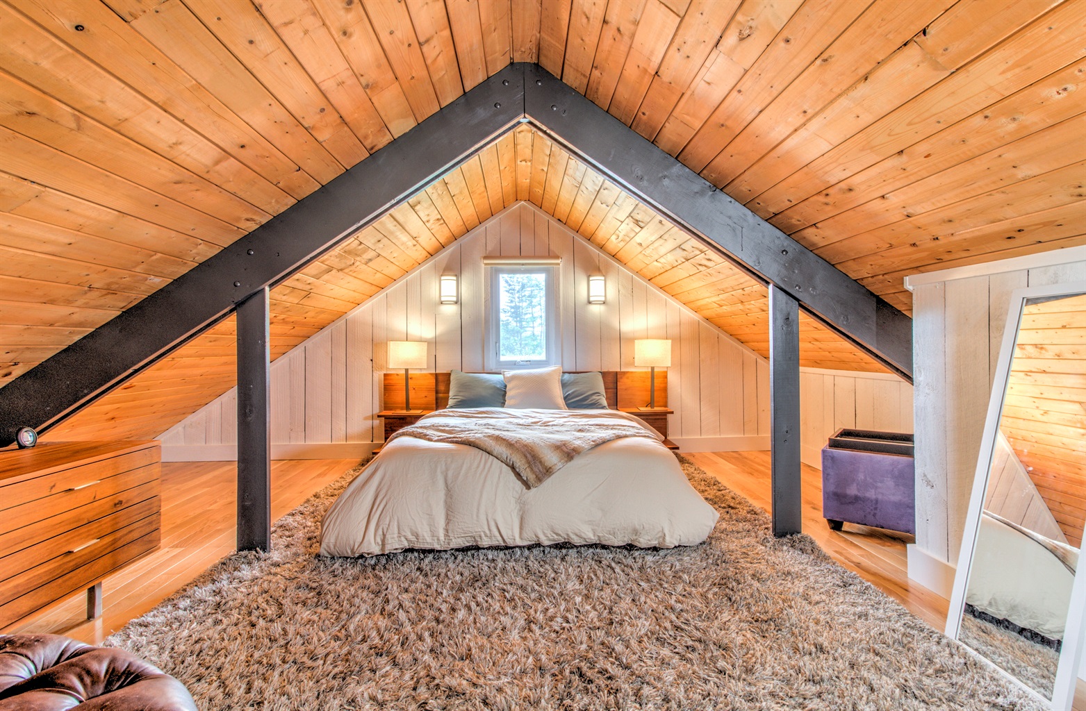 stratton-loft-with-pool/