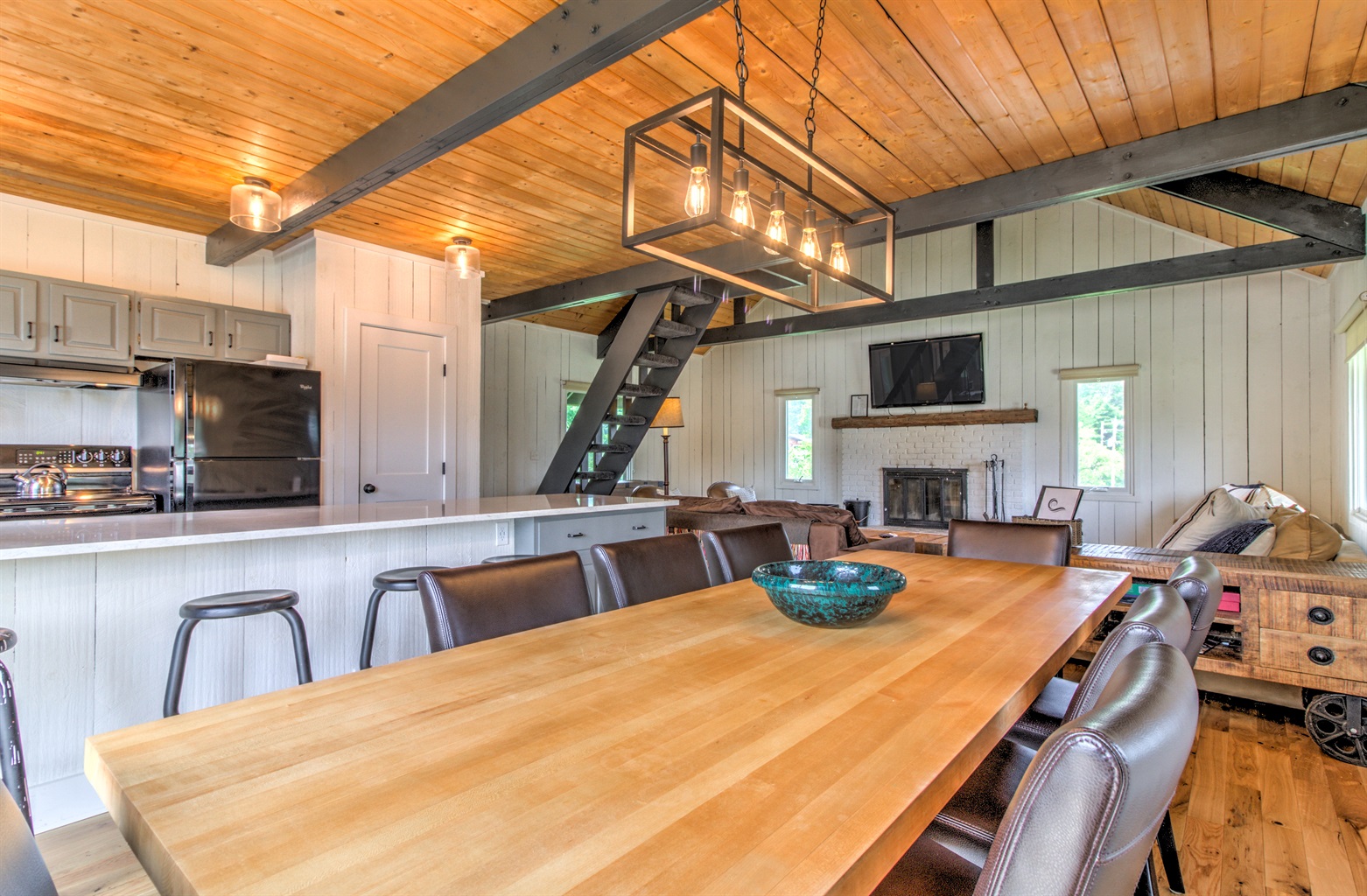 stratton-loft-with-pool/