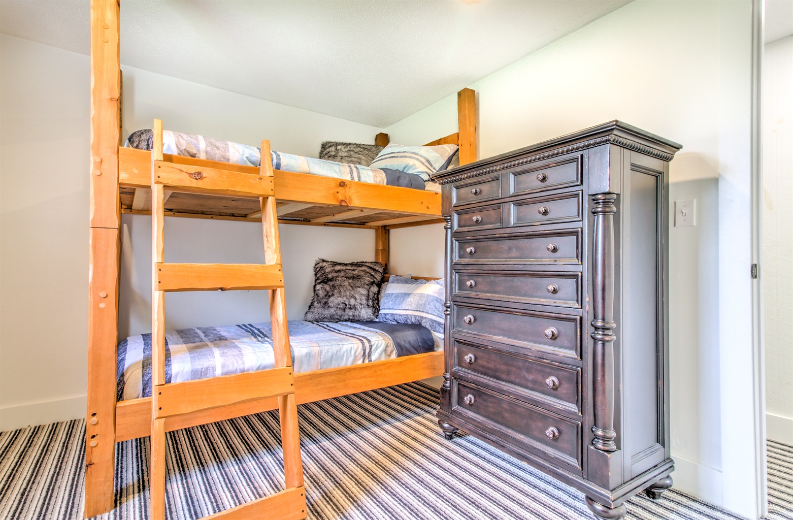 stratton-loft-with-pool/