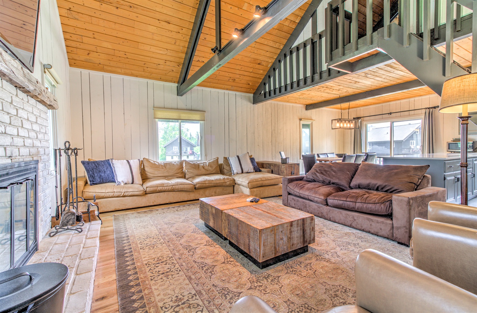 stratton-loft-with-pool/