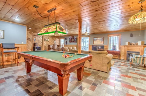 Valley Views with Hot Tub