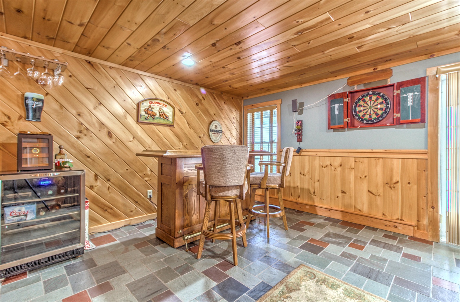 valley-views-with-hot-tub/