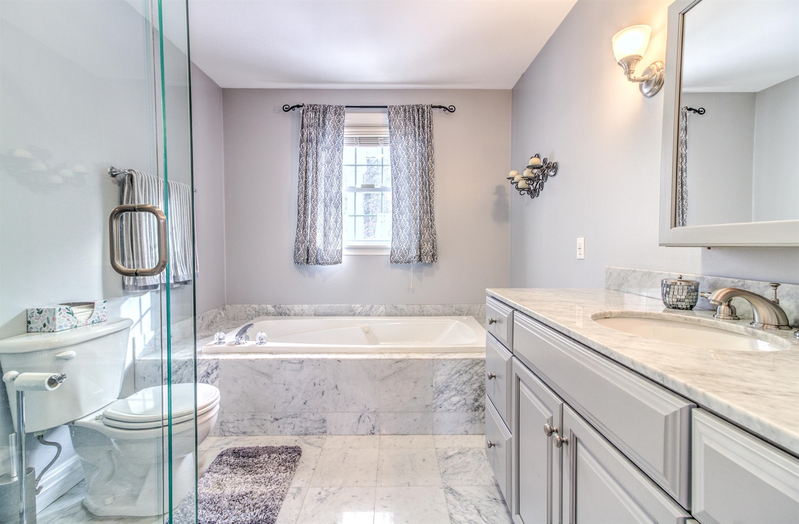 valley-views-with-hot-tub/